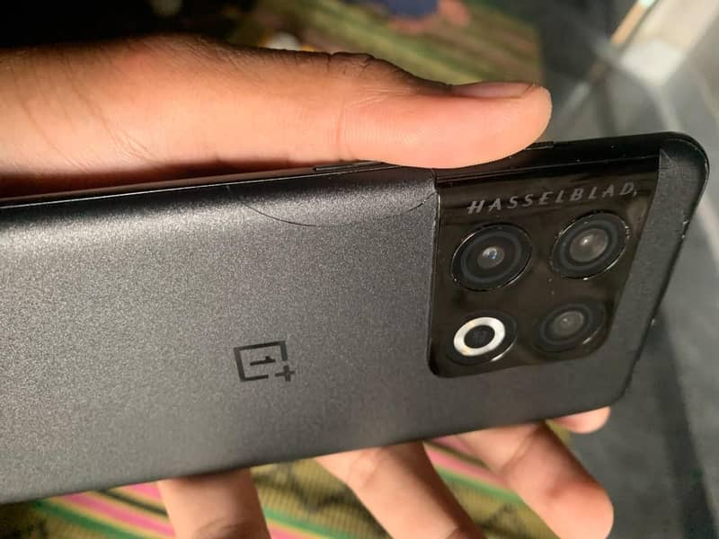 One Plus 10 Pro 1