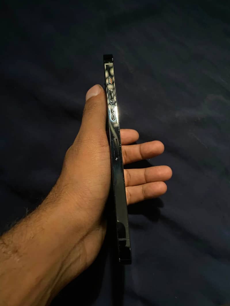 Apple iPhone 14 Pro 2