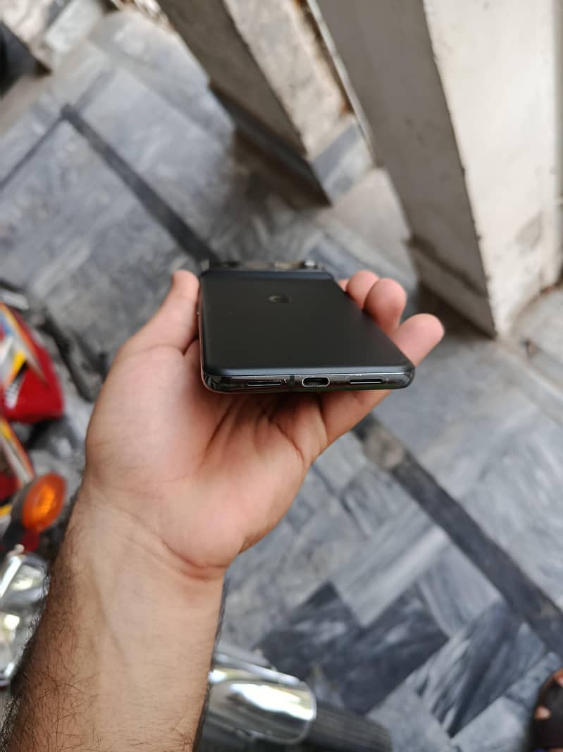 Google Pixel 8 Pro 4