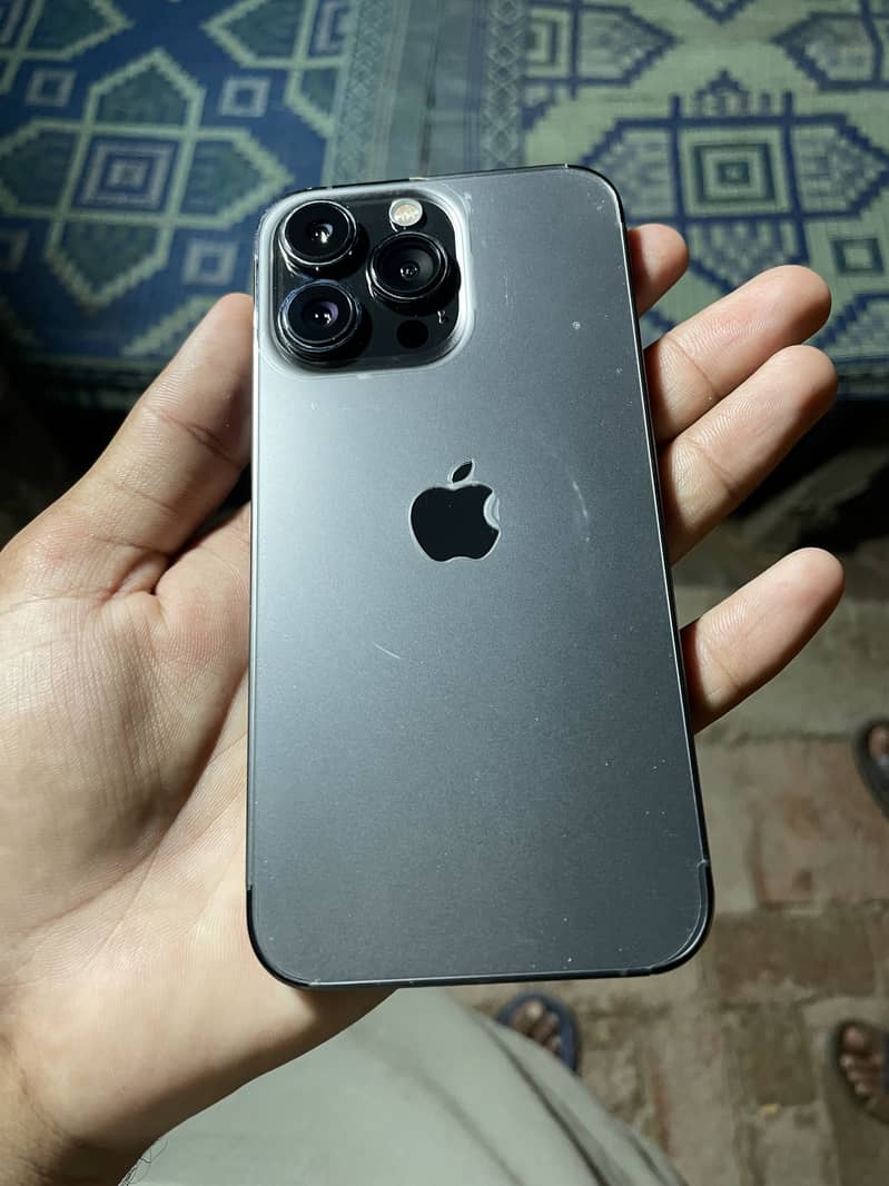 Apple iPhone 13 Pro 1