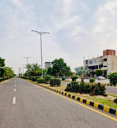 05 Marla Corner and 40 feet Road Ground Level Plot Near Park and Main Boulevard All Dues Paid
