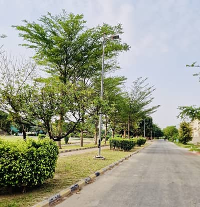 7.5 Marla Prime Location Plot C Block Phase 2 Back Side of Park Nearby Population LDA Approved Phase 2 Block C