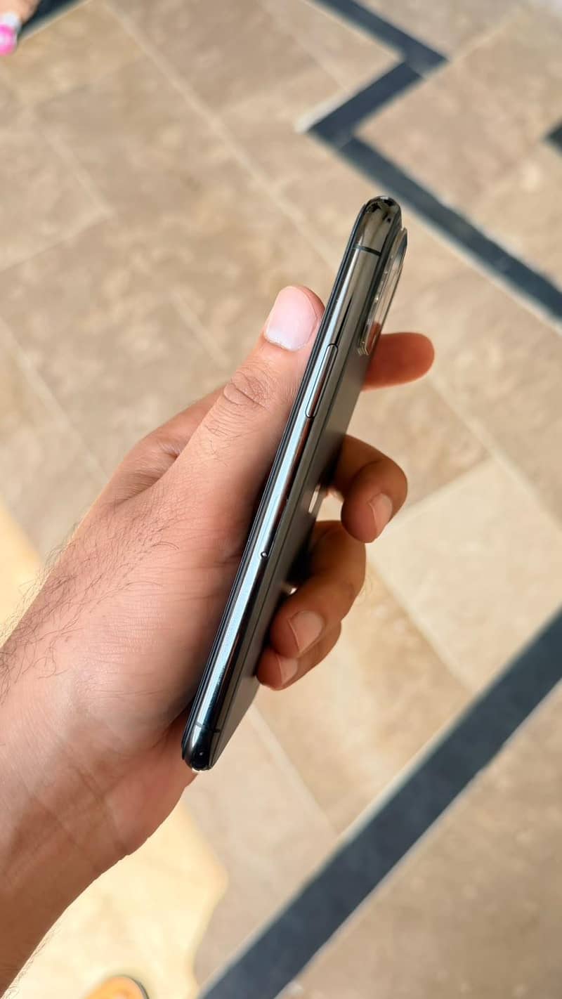 Apple iPhone 11 Pro 5