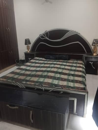 King Size Bed With 2 Bedside Tables.