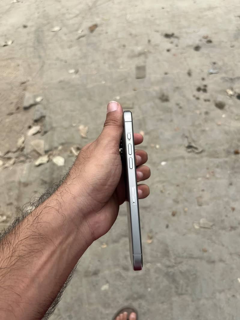 Apple iPhone 15 Pro Max 1