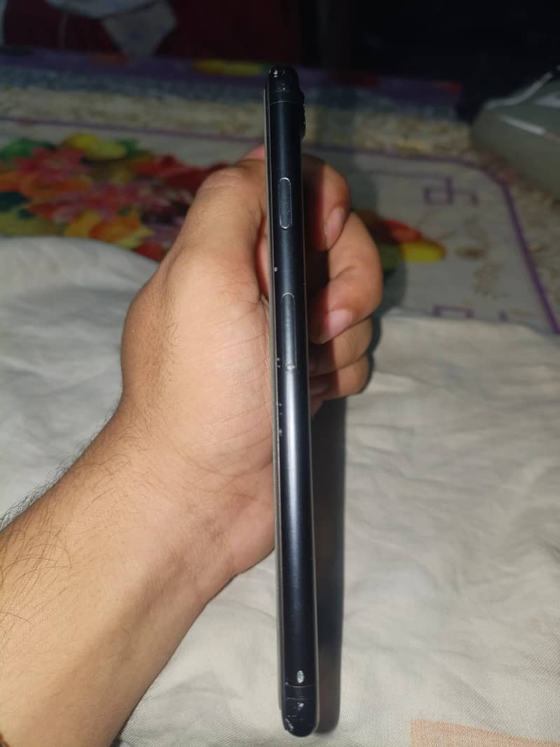 Apple iPhone 17 7