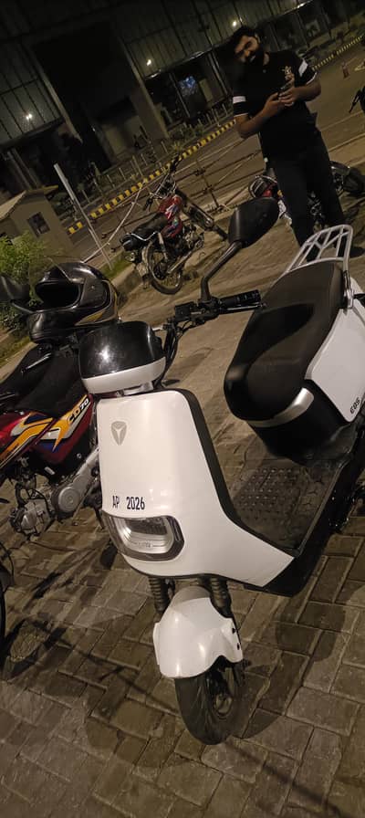 Yadeah E8s New battery Install batter then Revo,Ever,honda