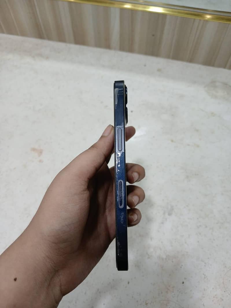 Apple iPhone 13 3