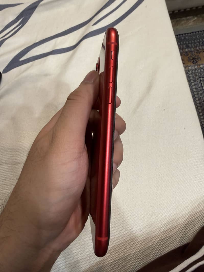 Apple iPhone 11 3
