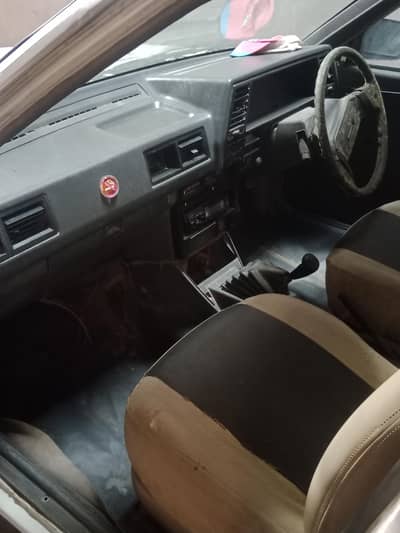 Nissan Sunny 1987
