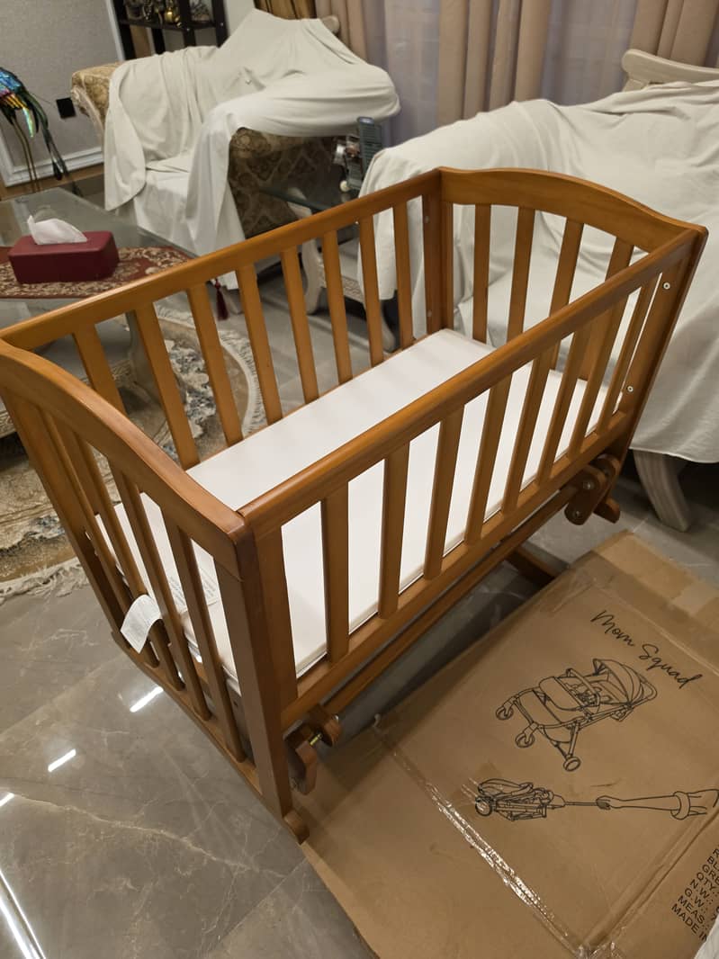 Baby cot 2