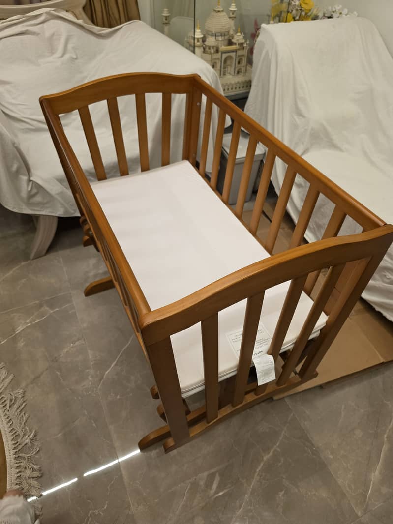 Baby cot 3
