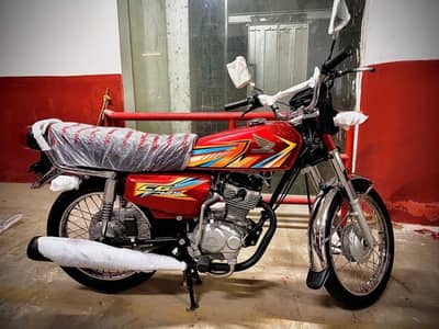 Honda 125 Brand New condition 10/10 Only 1900Km Used 25/26
