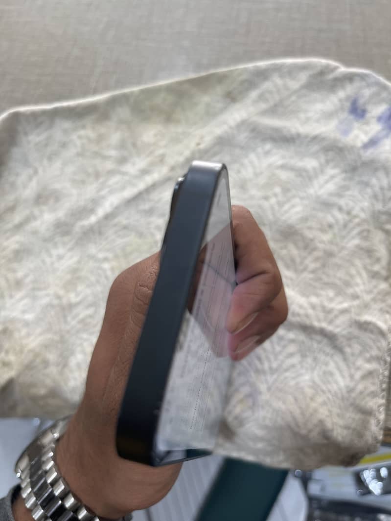Apple iPhone 14 5
