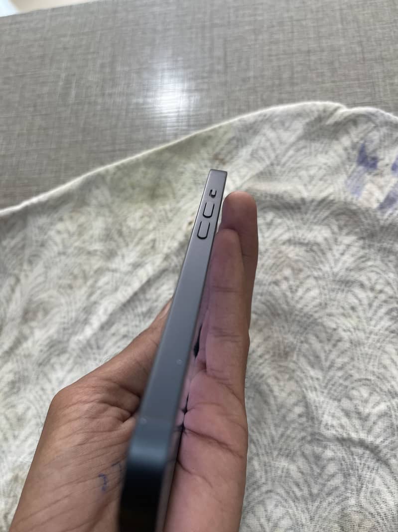 Apple iPhone 14 6