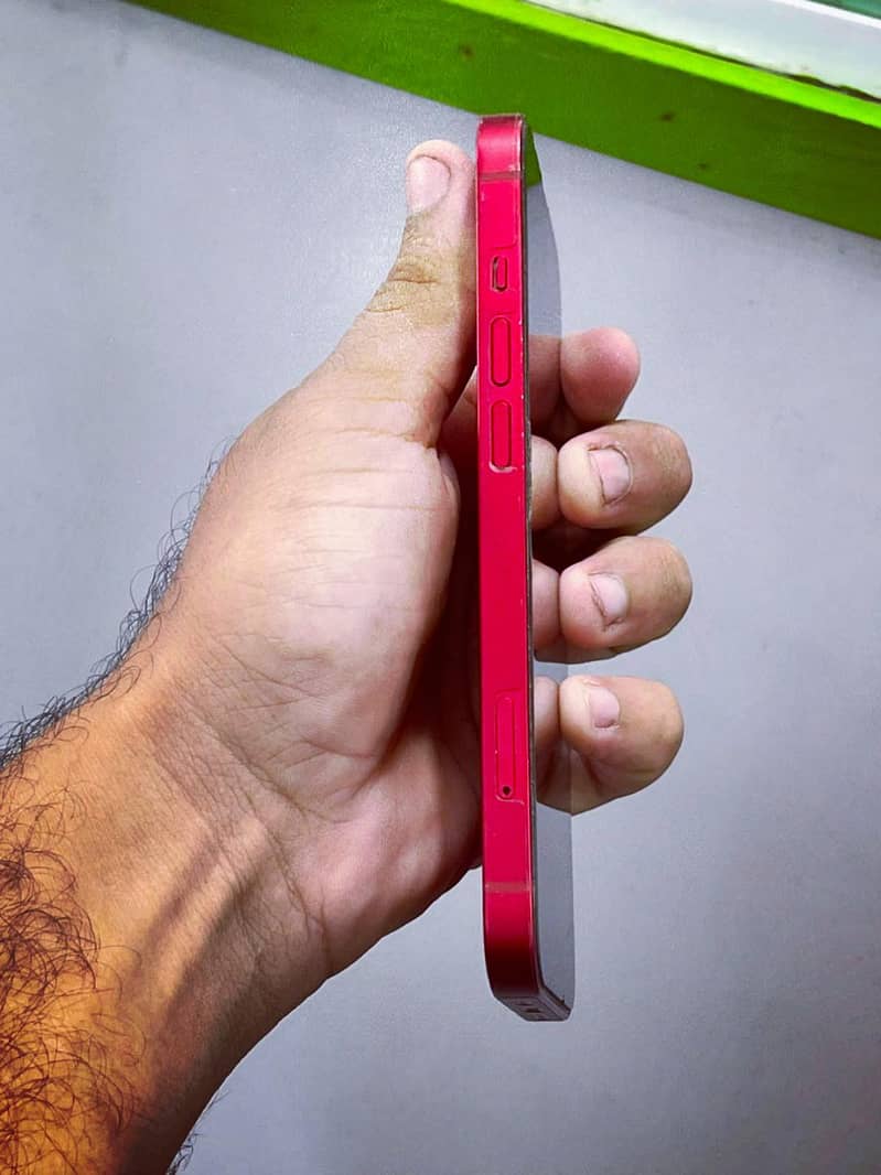 Apple iPhone 13 2