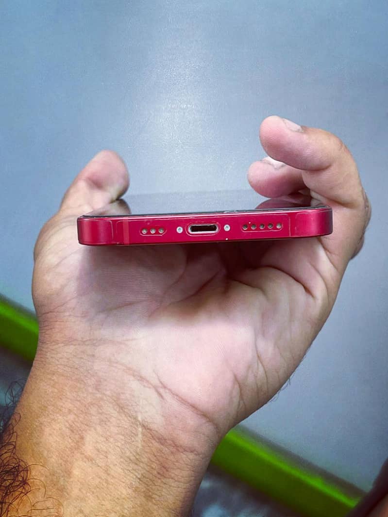 Apple iPhone 13 4