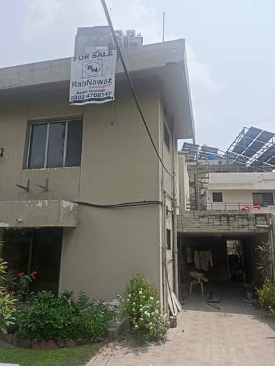 1.5 KANALS DEMOLISHABLE HOUSE IN GARDEN TOWN