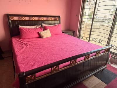 stylish Wooden Bed Set for sale(urgent)