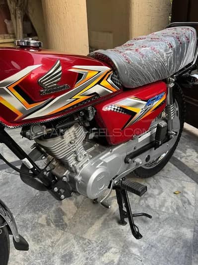 Honda CG 125 | Model 2025 | 1400 KM Use Only Call Honda 125