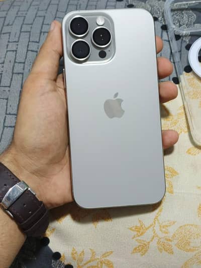 Apple iPhone 16 Pro Max