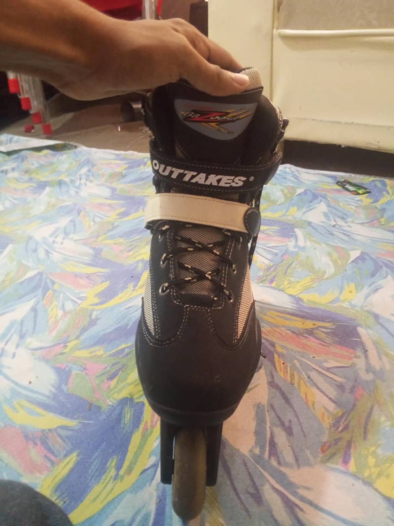 bazooka roller skates . 2