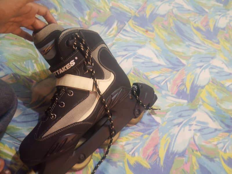 bazooka roller skates . 5