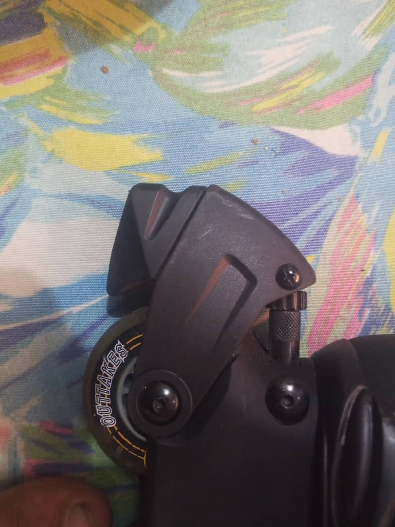 bazooka roller skates . 8