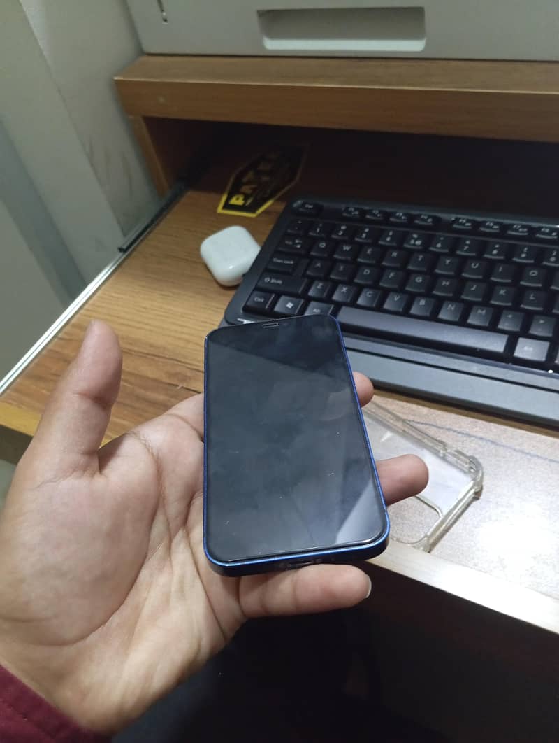 Apple iPhone 12 Mini 1