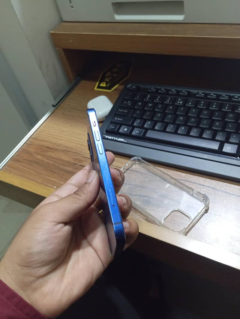 Apple iPhone 12 Mini 3