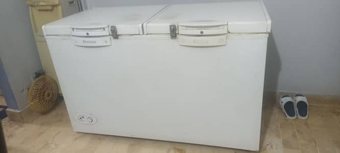 waves Deep freezer 2 Door mint condition