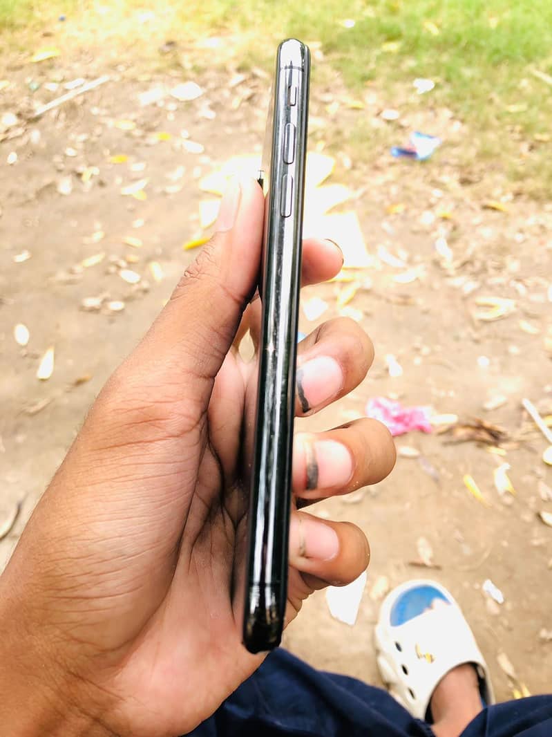 Apple iPhone X 2