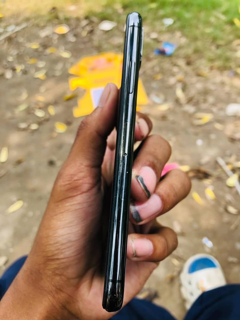Apple iPhone X 6