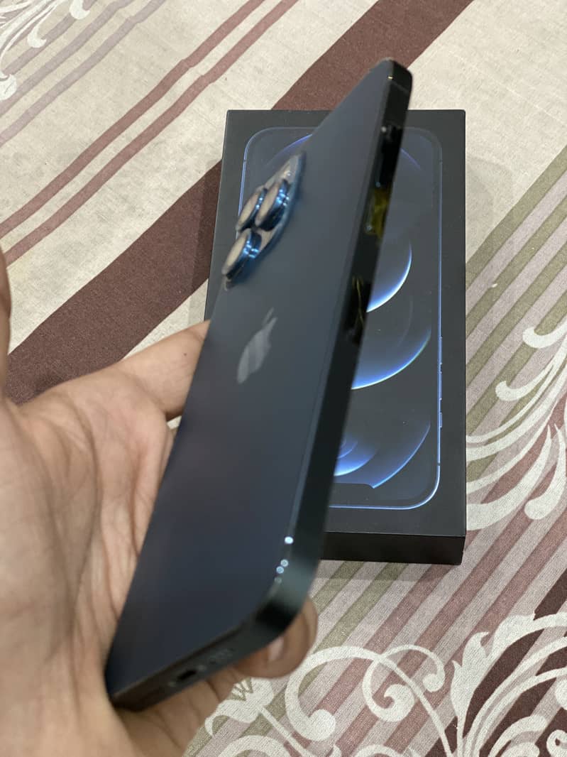 Apple iPhone 12 Pro Max 4