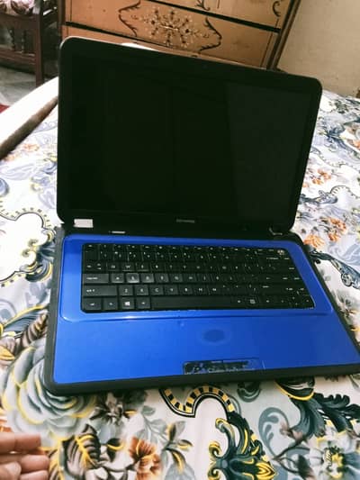 A good condition compaq laptop