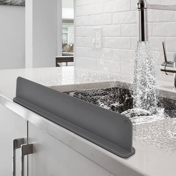 Premium Silicone Sink Splash Guard – Flexible Waterproof Countertop Water Blocker for Kitchen Sink | Anti-Spill Faucet Splash Stopper, Strong Suction Hold, Easy-Clean & Heat-Resistant Sink Protector