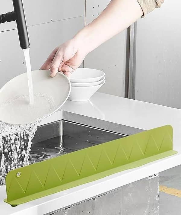 Sink Splash Guard,Water Retaining Board for Kitchen, Portable Water Retaining Strip Reusable Water Splash Guard for Bathroom