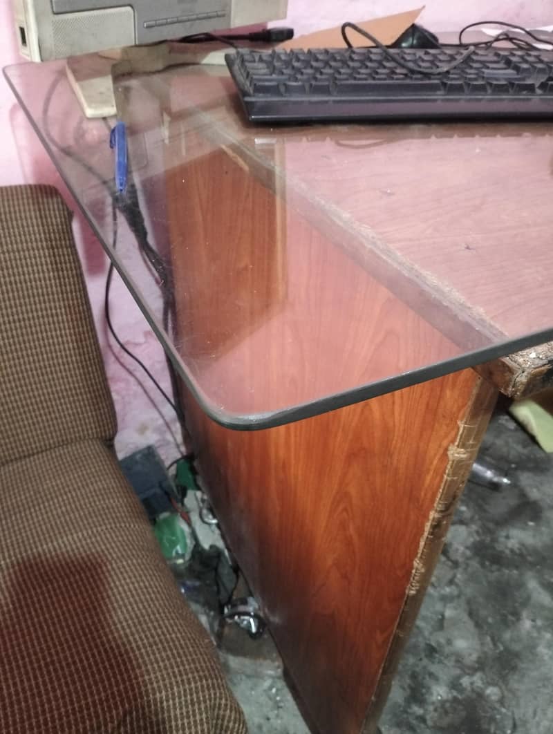Computer Table 1