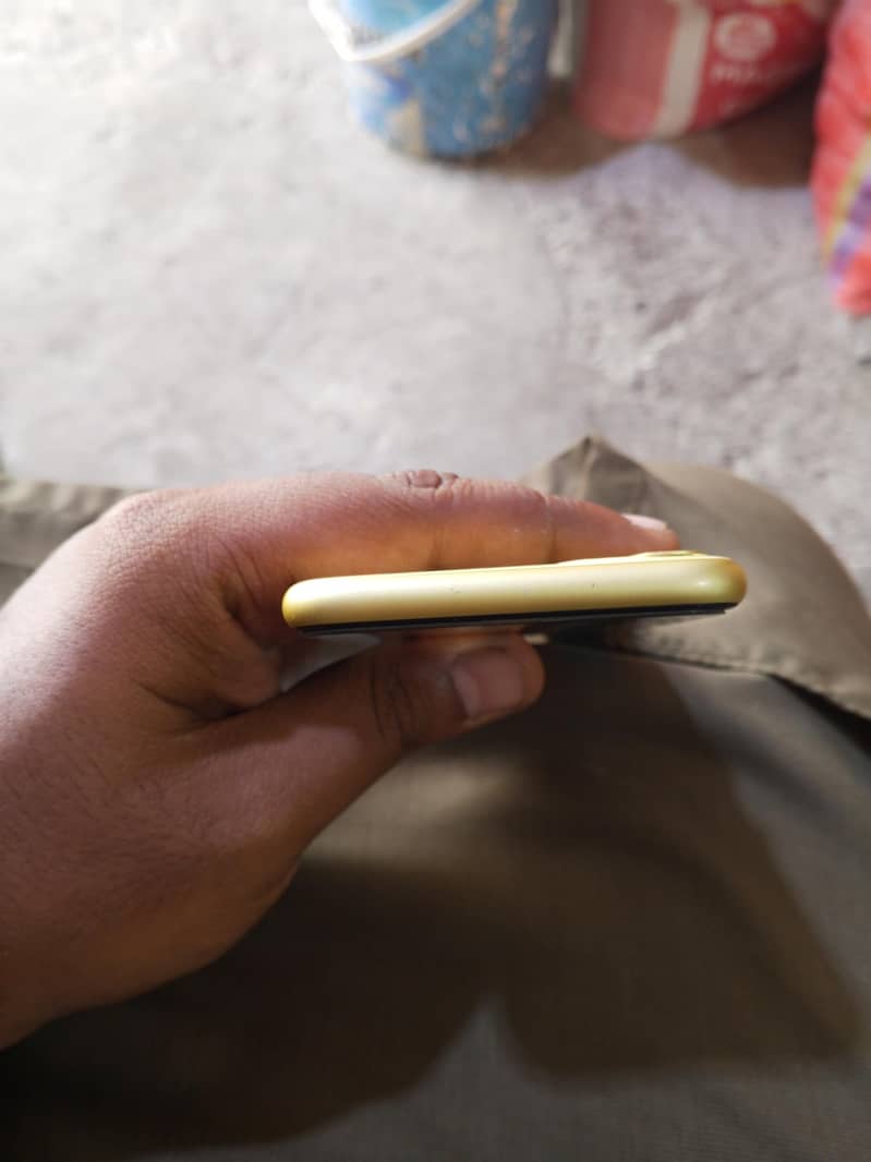 Apple iPhone 11 6