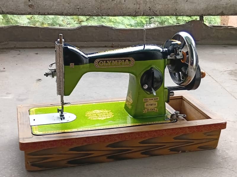 Olympia sewing machine. 0