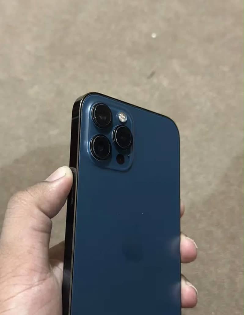 Apple iPhone 12 Pro Max 4