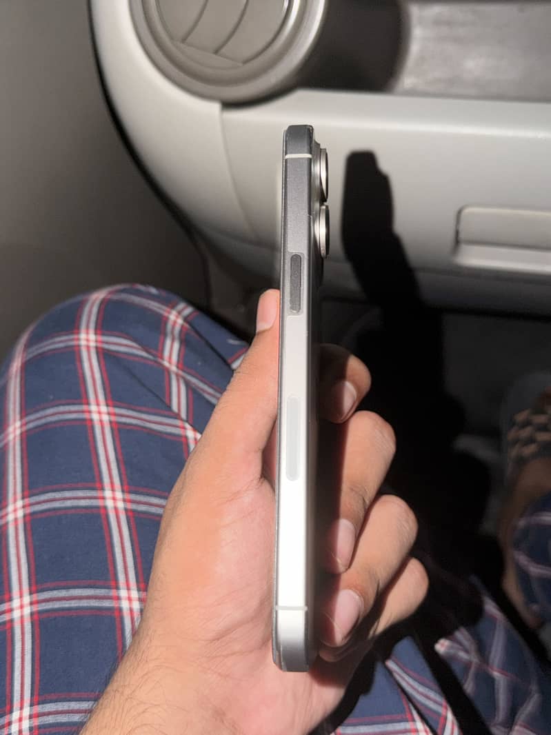 Apple iPhone 15 Pro Max 1
