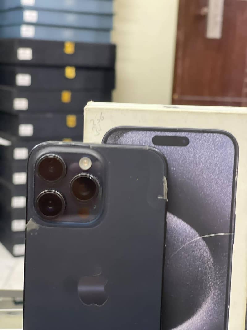 Apple iPhone 15 Pro Max 2