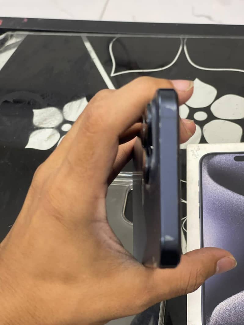 Apple iPhone 15 Pro Max 6