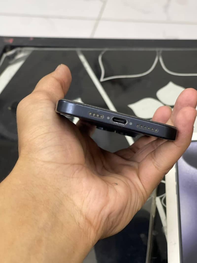Apple iPhone 15 Pro Max 7