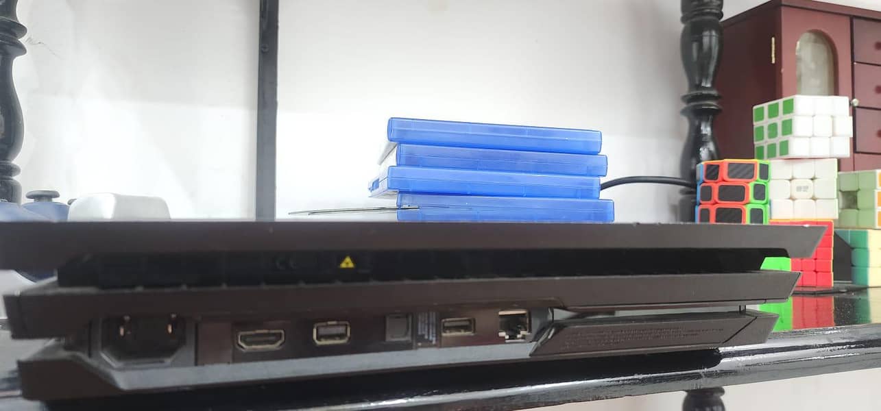PS4 PRO 1 TB Immaculate Condition 2