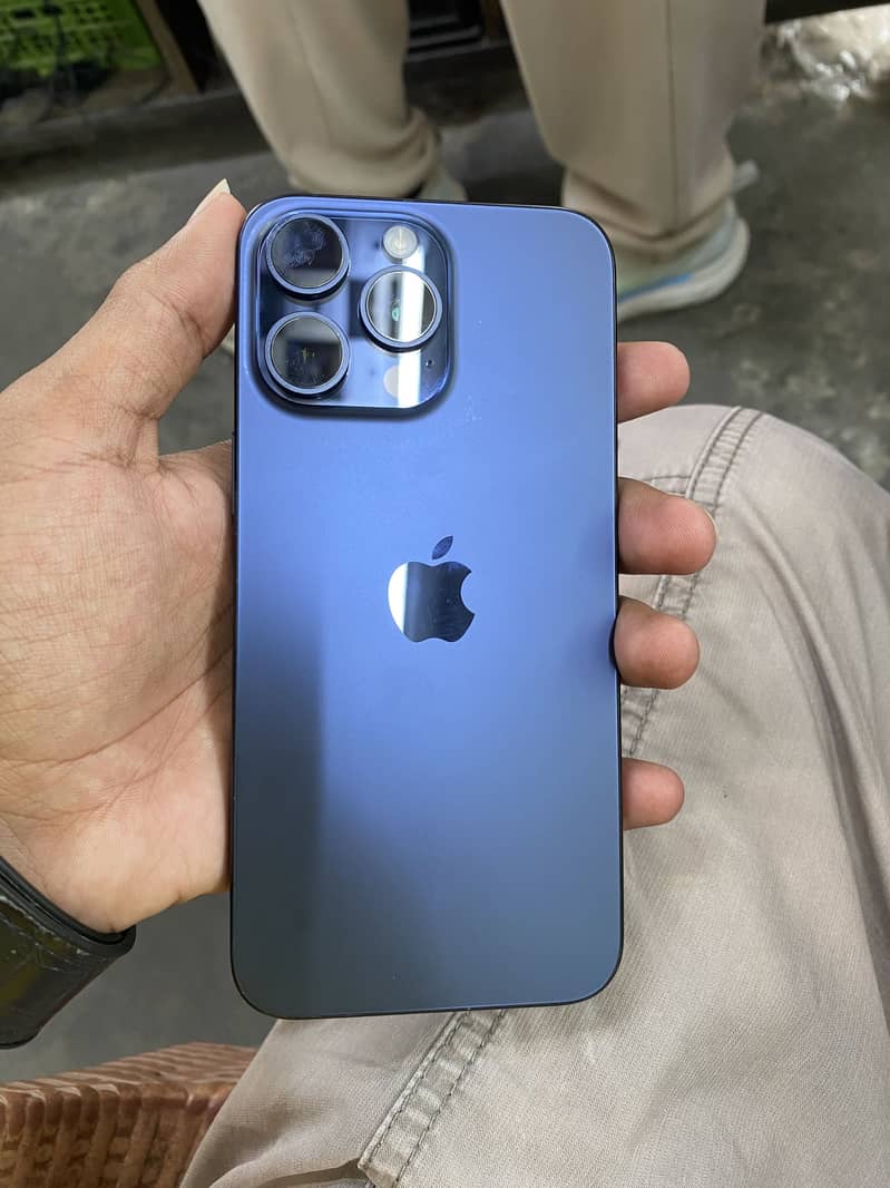 Apple iPhone 15 Pro Max 0