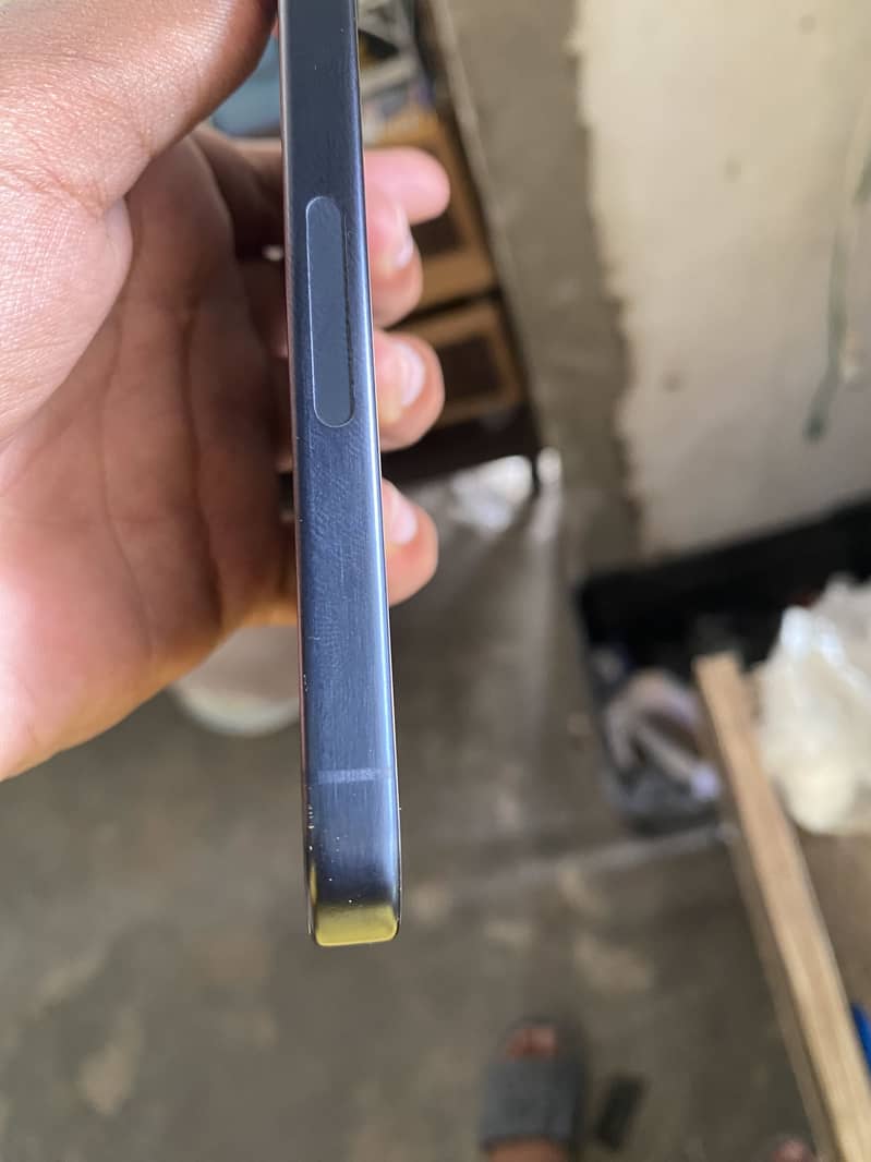 Apple iPhone 15 Pro Max 8
