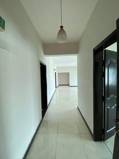 Prime Location Open View & Near Park 2nd Floor 10 Marla Apartment For Sale Askari 11, Lahore