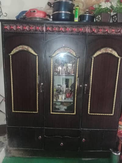 2 almari with 2 person sofa good condition urgently sell krna chata ha
